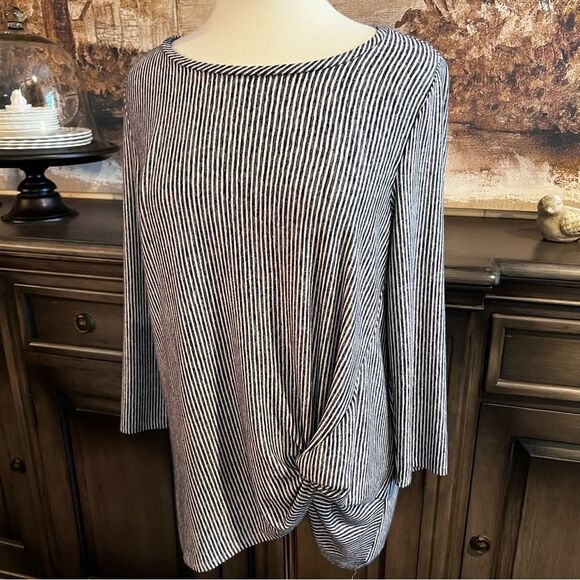 Westport Navy & White Stripe Top with Front Tied Knot size arge - Picture 3 of 7